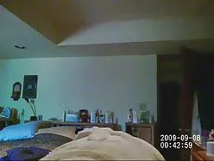 来自亚利桑那州的年轻暴徒妻子在闲暇时把鸡巴吮吸给她的丈夫