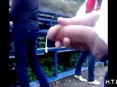 细长的学生与黑人进行团体性交