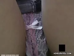 警察女孩吮吸店主的一名成员