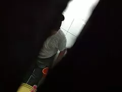 年轻的学生克里斯汀斯科特给老师口交，并在课堂上咂嘴