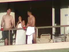 这个家伙在一个年轻的测试莉莉亚当斯乱搞